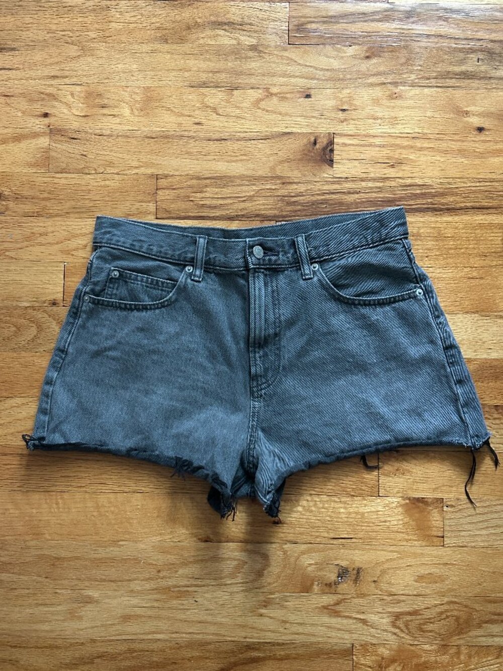 Uniqlo Black Denim Cut-Off Shorts 28 Waist Women High-Rise Frayed 90s Grunge Y2K